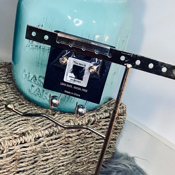 NEW House of Harlow 1960 14kt Gold Plated Brass Two Tone Demi Hoop Earrings - Picture 5 of 5